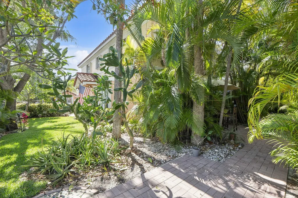 1950 NE 7th Street Deerfield Beach FL 33441