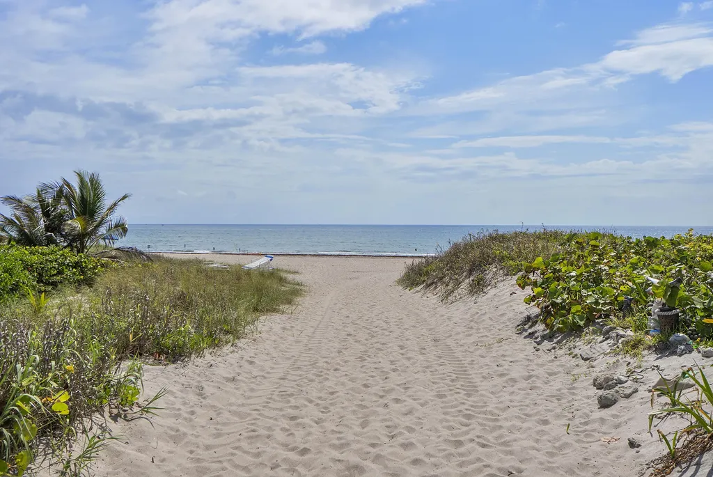 1950 NE 7th Street Deerfield Beach FL 33441