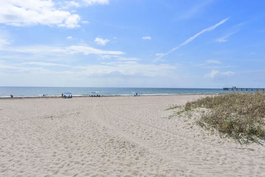 1950 NE 7th Street Deerfield Beach FL 33441