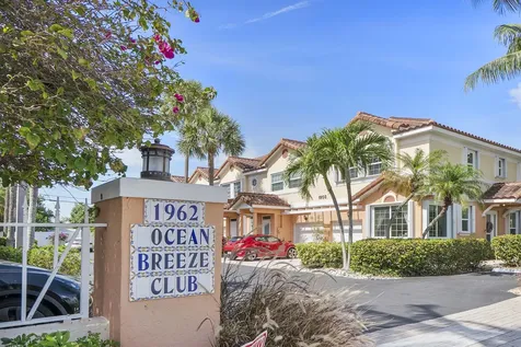 1950 NE 7th Street Deerfield Beach FL 33441