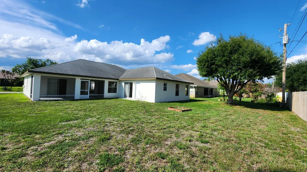 474 SW Namoit Place Port St Lucie FL 34953