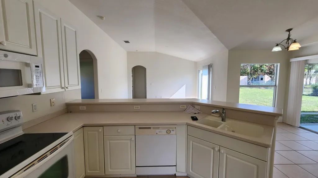 474 SW Namoit Place Port St Lucie FL 34953