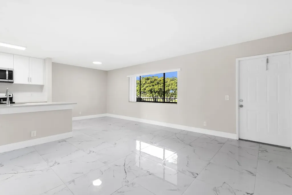 712 Meadows Circle Boynton Beach FL 33436