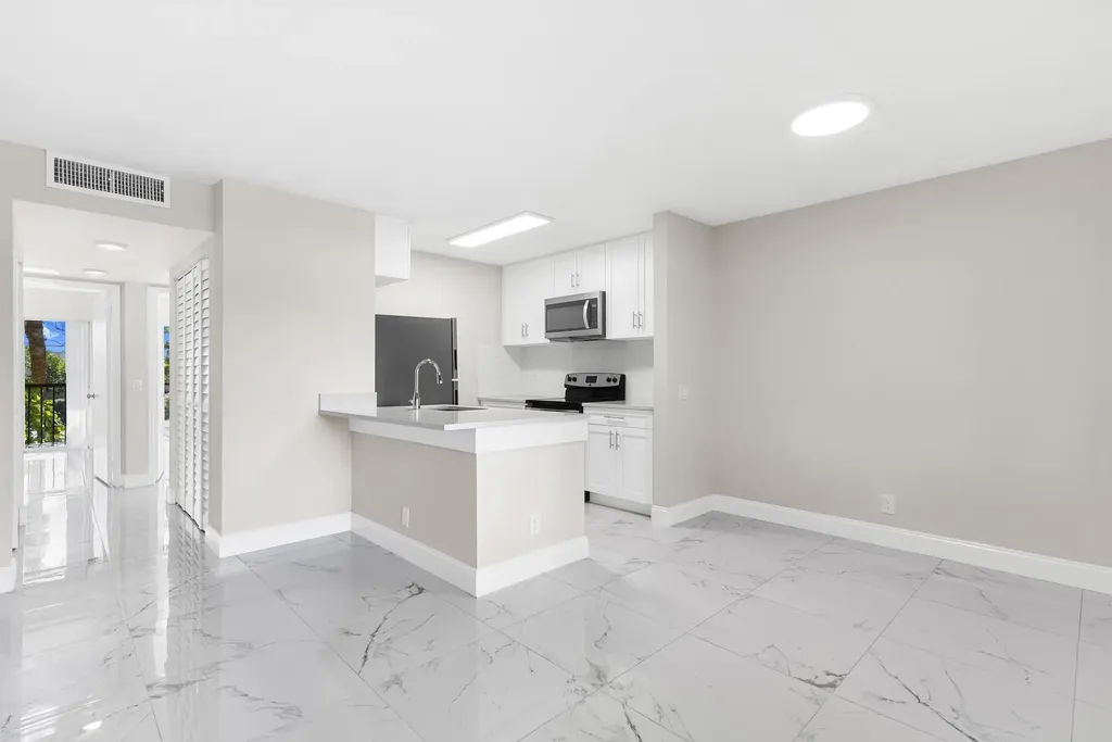 712 Meadows Circle Boynton Beach FL 33436