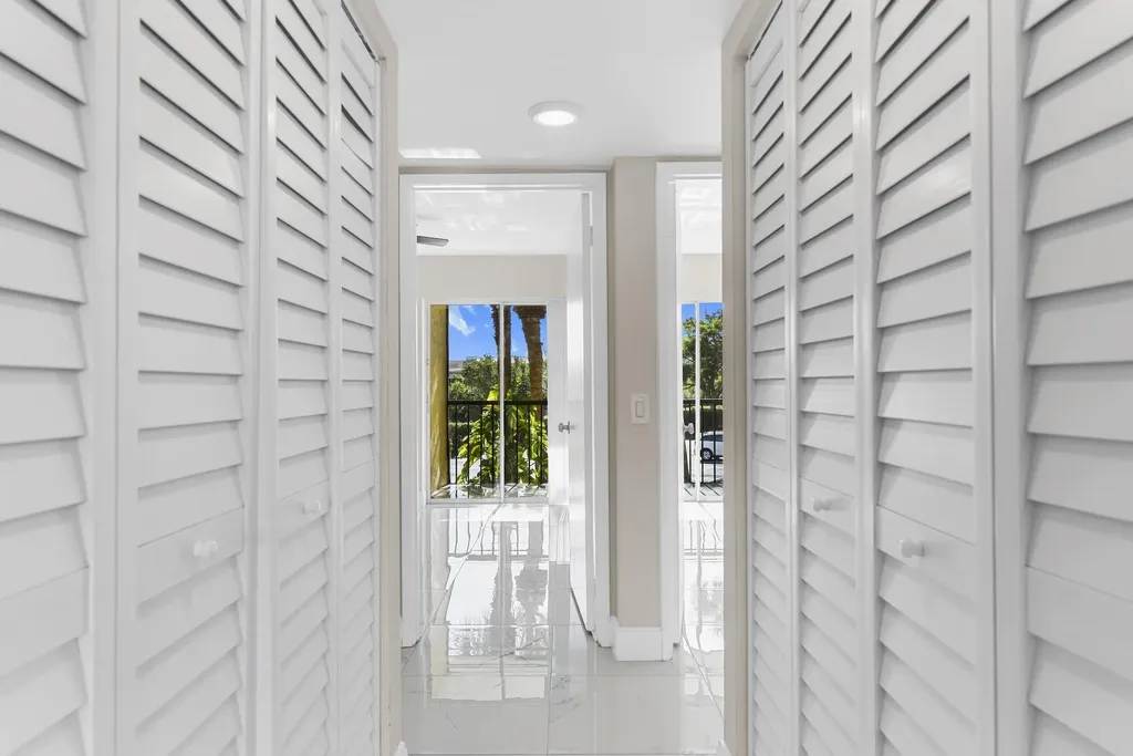 712 Meadows Circle Boynton Beach FL 33436