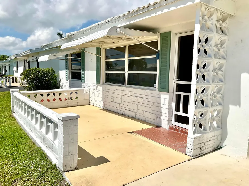 119 SW 10th Court Boynton Beach FL 33426