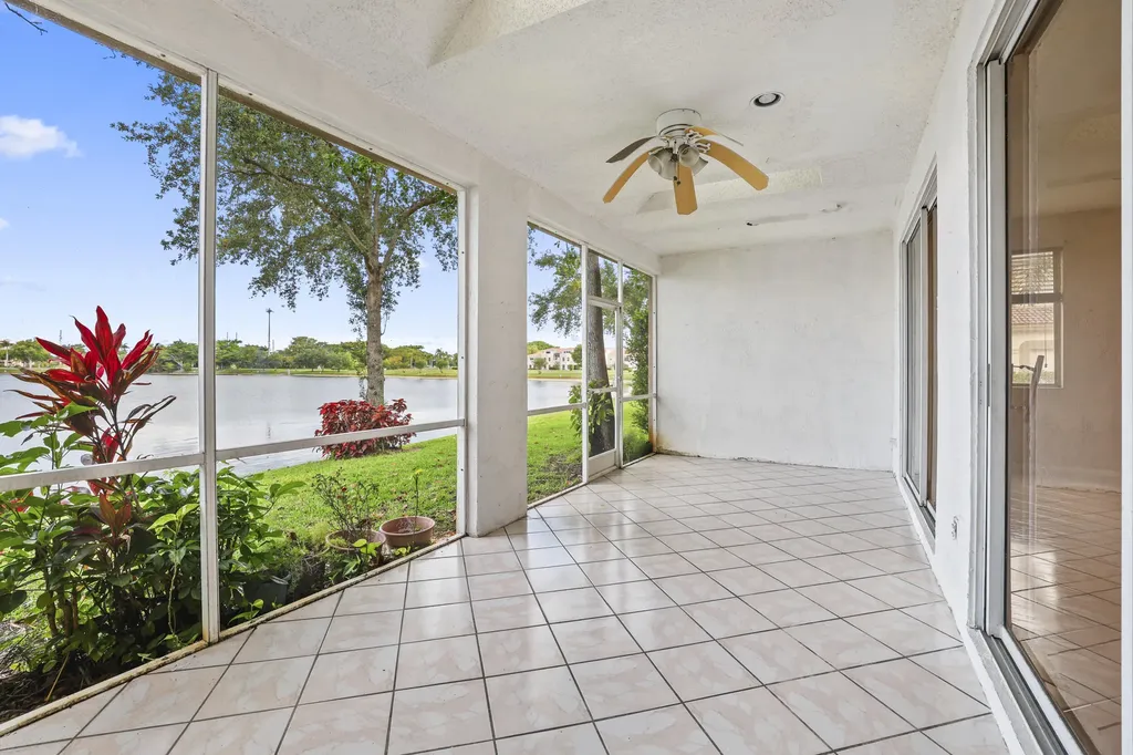 6797 Via Regina Boca Raton FL 33433