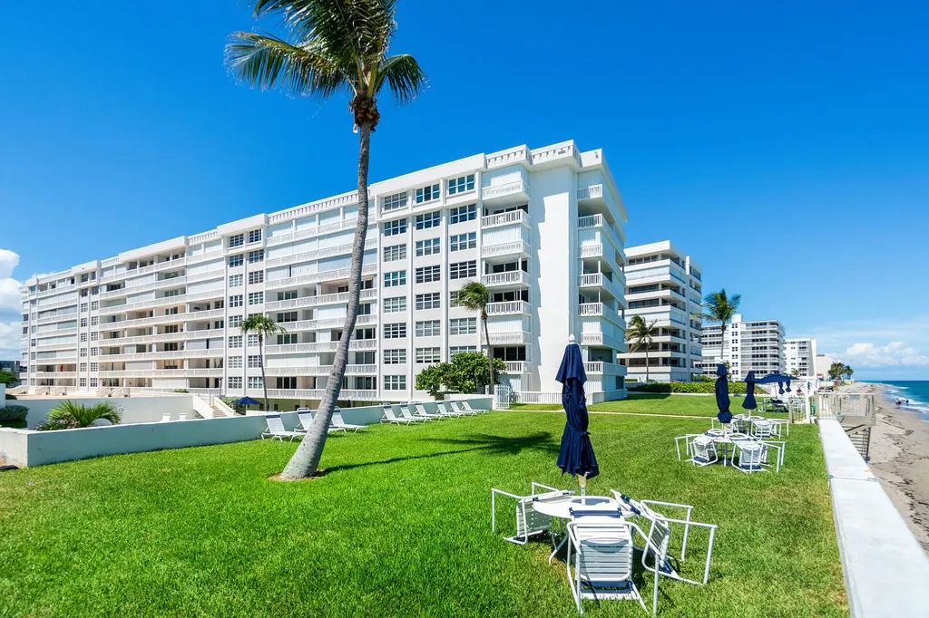 3570 S Ocean Boulevard S South Palm Beach FL 33480