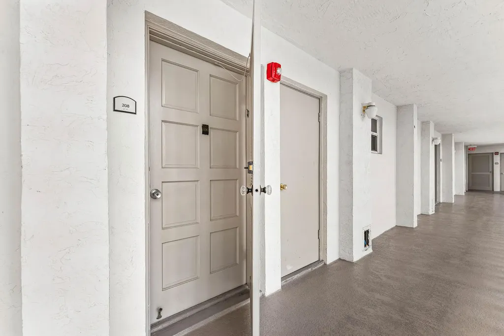 3570 S Ocean Boulevard S South Palm Beach FL 33480