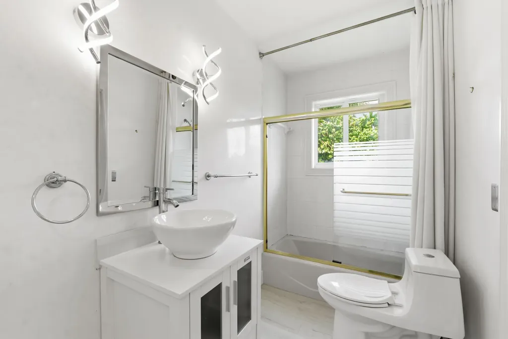 5900 Bayview Drive Fort Lauderdale FL 33308
