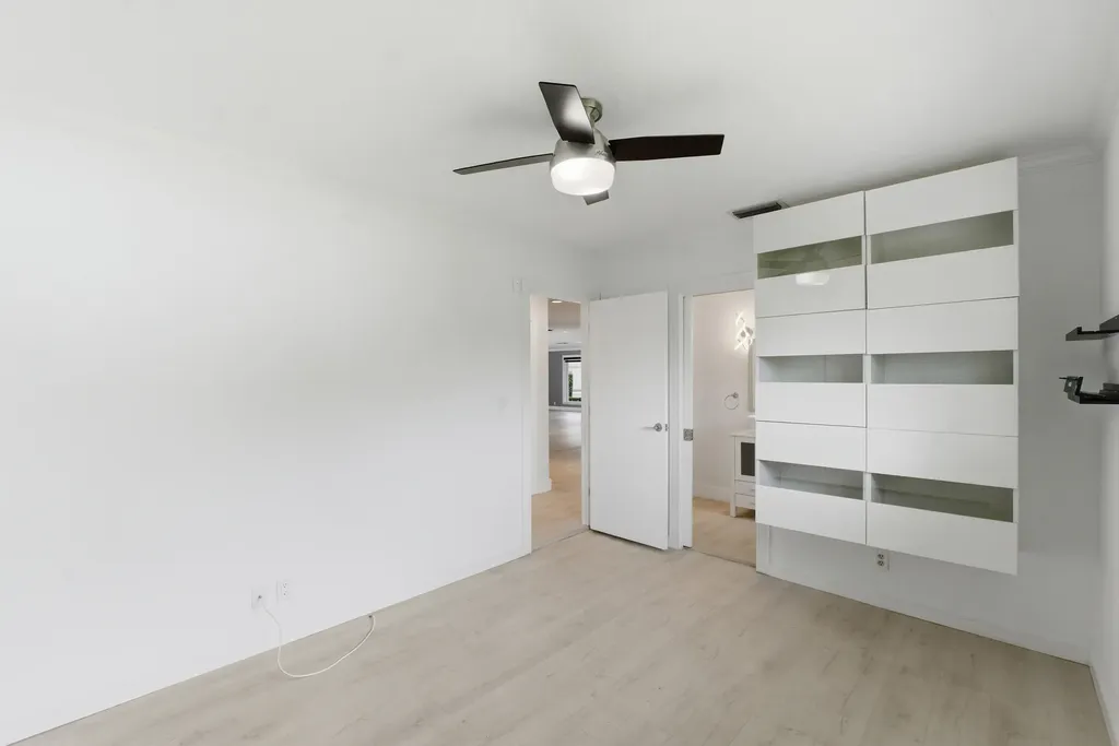 5900 Bayview Drive Fort Lauderdale FL 33308