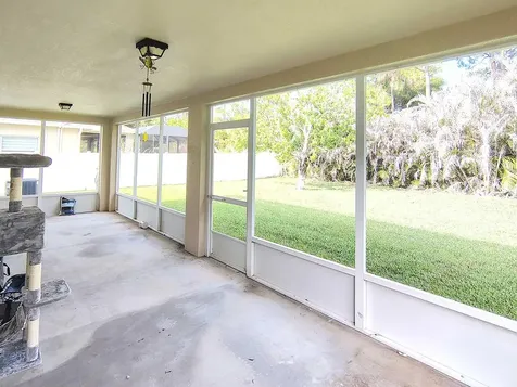386 Lexington Avenue SW Vero Beach FL 32962