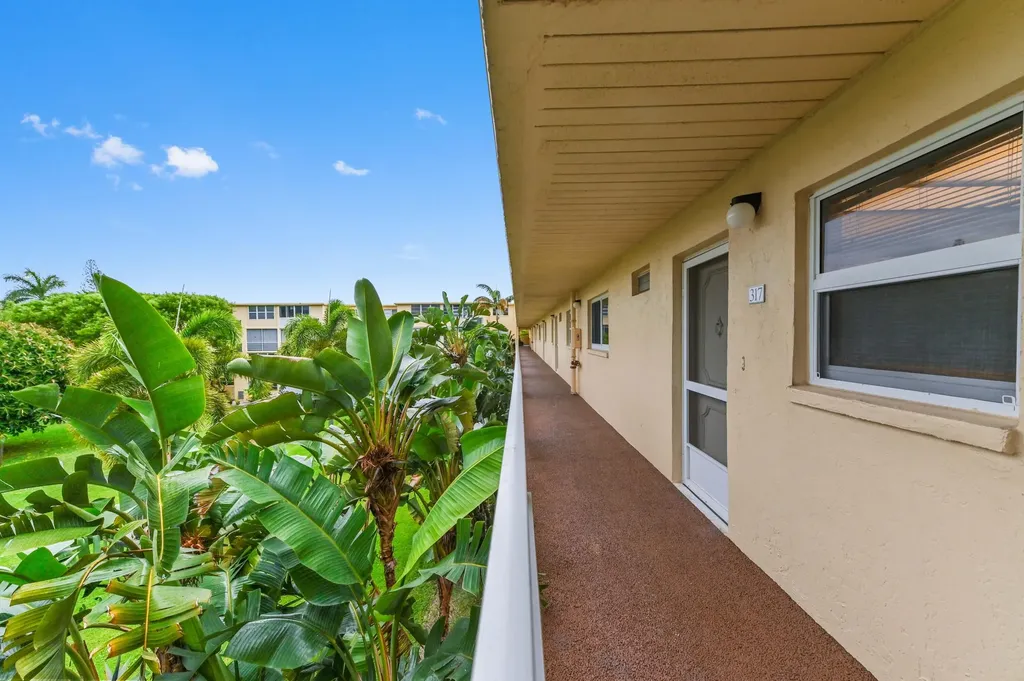 2615 NE 3rd Court Boynton Beach FL 33435