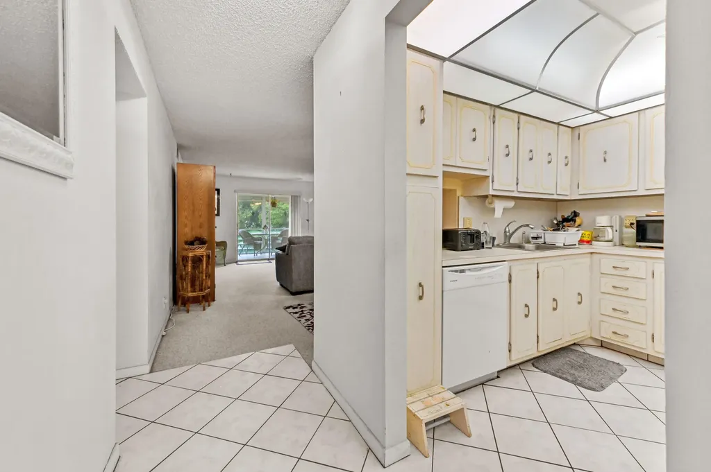 2615 NE 3rd Court Boynton Beach FL 33435