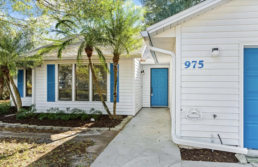 975 4th Lane Vero Beach FL 32962