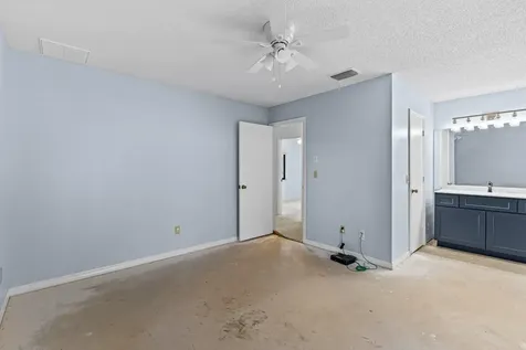 975 4th Lane Vero Beach FL 32962