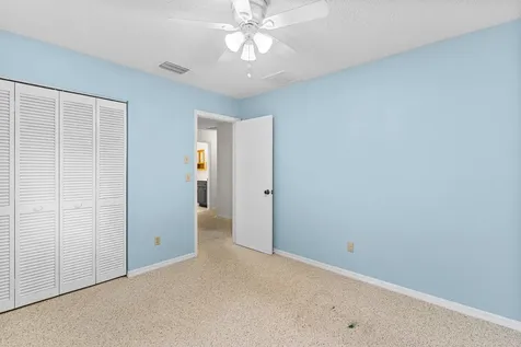 975 4th Lane Vero Beach FL 32962
