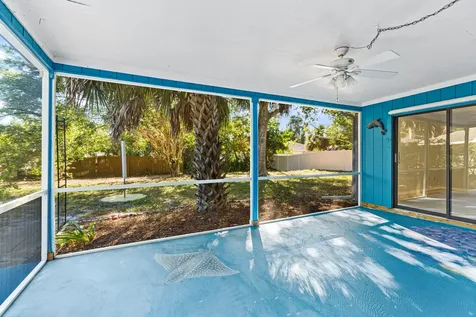975 4th Lane Vero Beach FL 32962