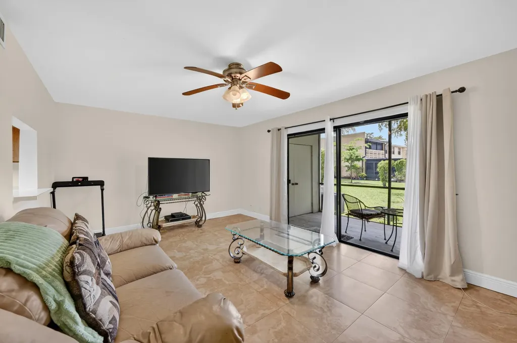 9409 NW 42nd Street Sunrise FL 33351