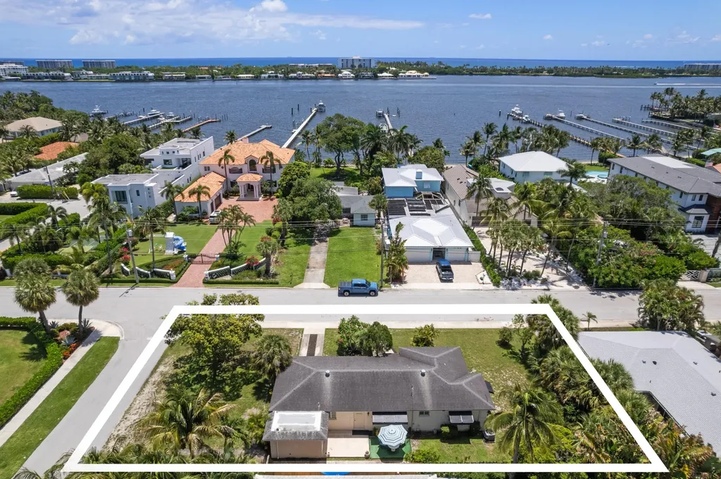 1725 N Lakeside Drive Lake Worth Beach FL 33460