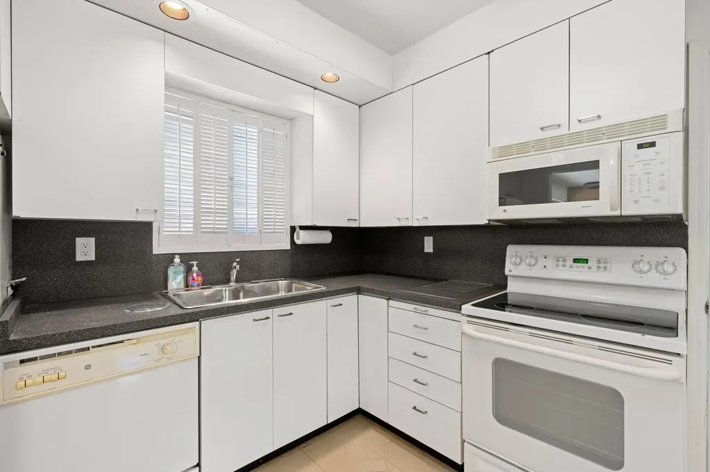 1725 N Lakeside Drive Lake Worth Beach FL 33460