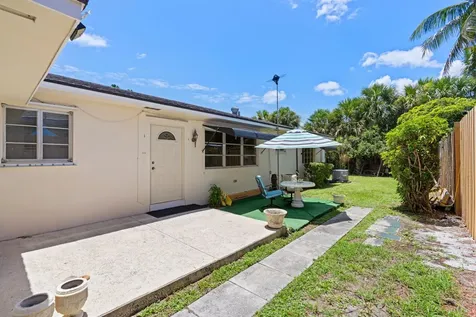 1725 N Lakeside Drive Lake Worth Beach FL 33460