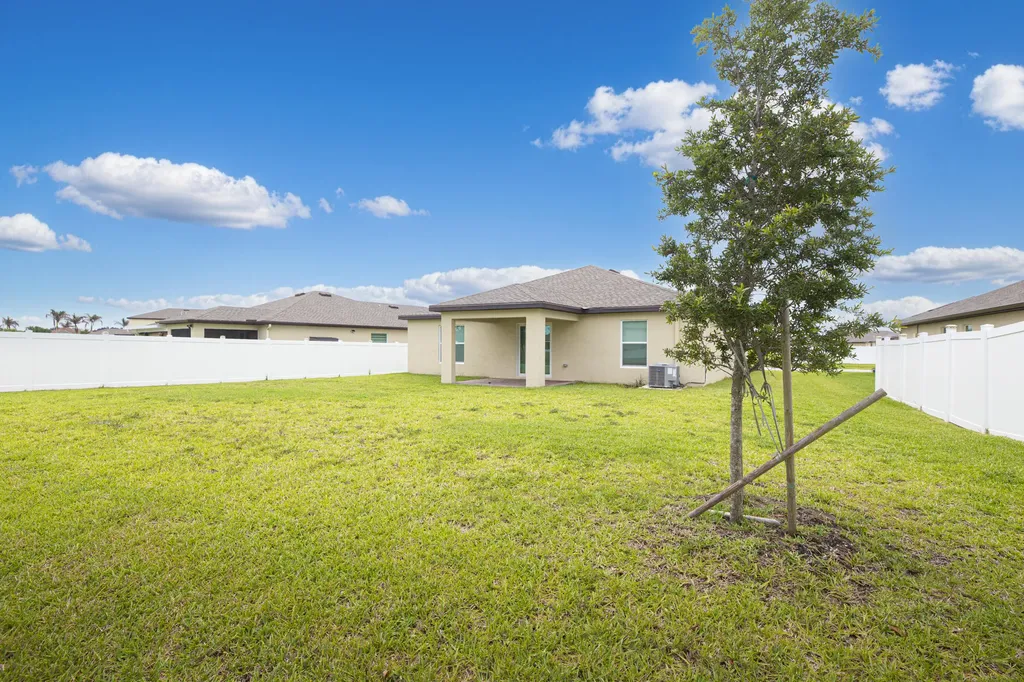 988 Bent Creek Drive Fort Pierce FL 34947