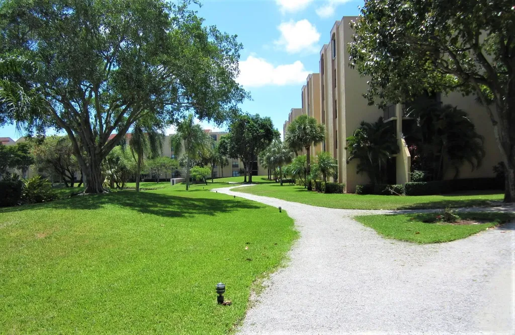 450 Egret Circle Delray Beach FL 33444