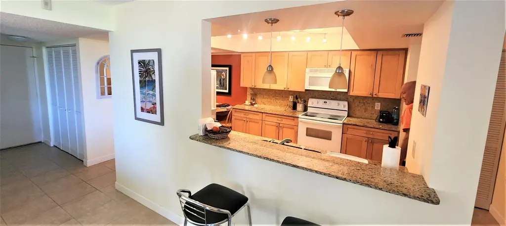 450 Egret Circle Delray Beach FL 33444