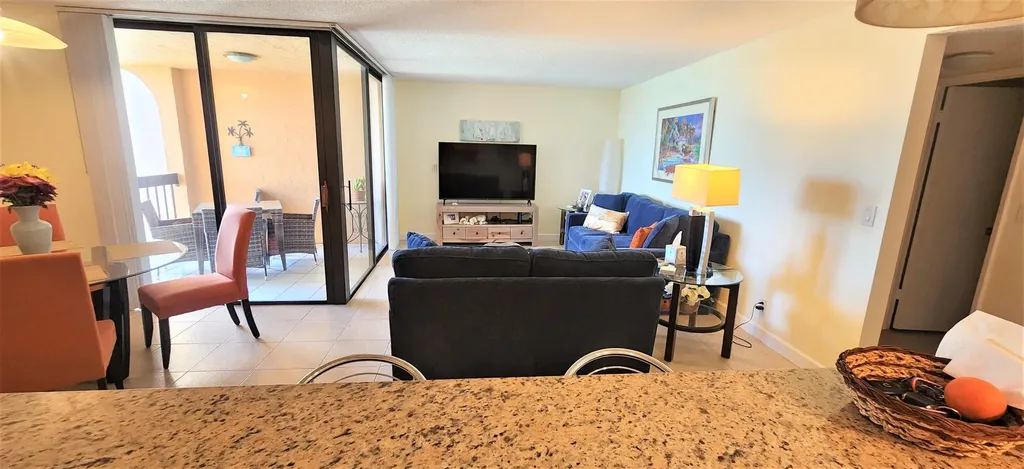 450 Egret Circle Delray Beach FL 33444