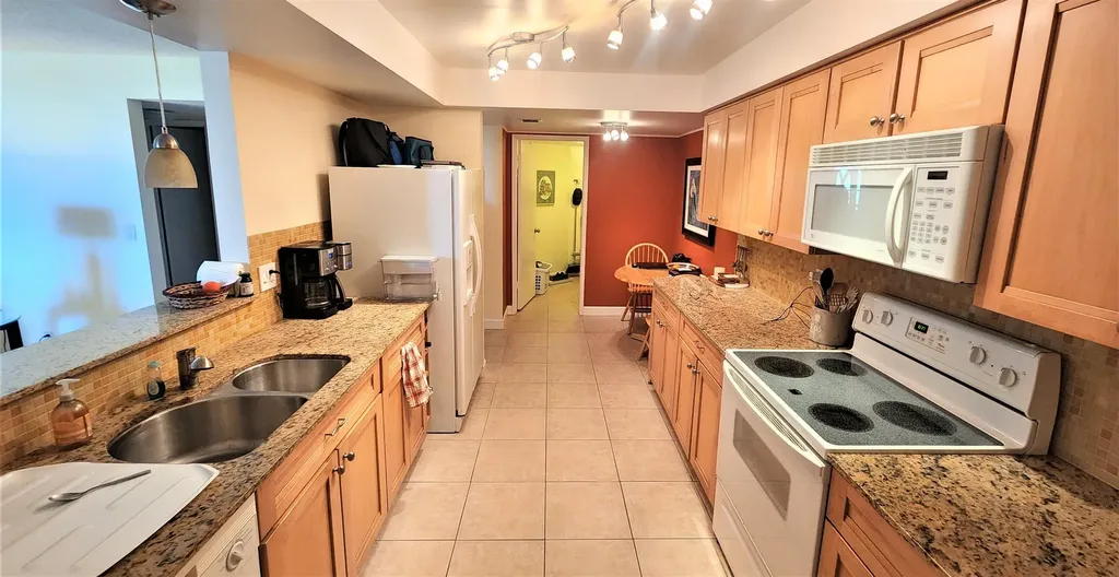 450 Egret Circle Delray Beach FL 33444
