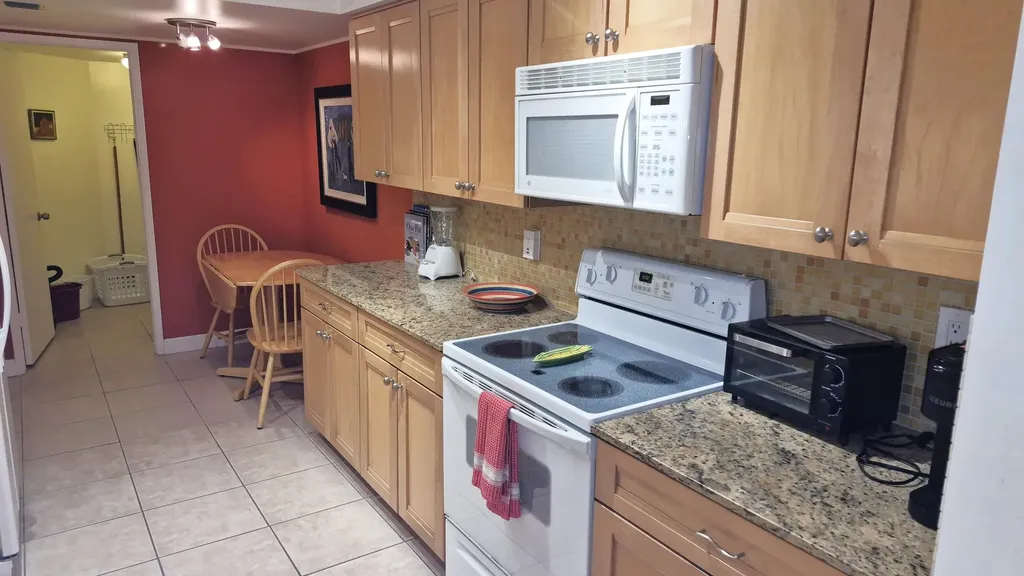 450 Egret Circle Delray Beach FL 33444