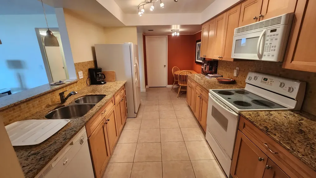 450 Egret Circle Delray Beach FL 33444