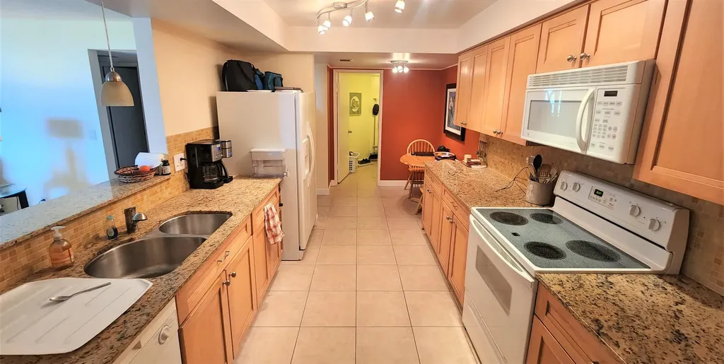 450 Egret Circle Delray Beach FL 33444