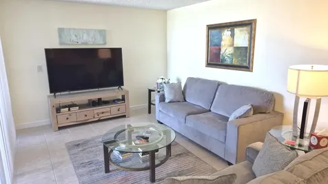 450 Egret Circle Delray Beach FL 33444