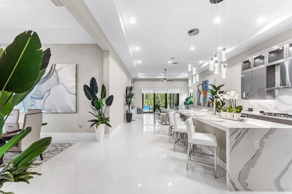 Palm Beach Gardens FL, 13042 Artisan Circle