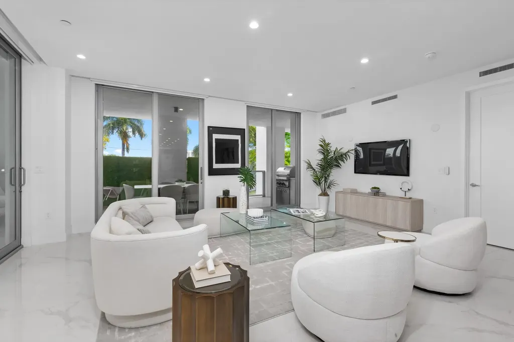 495 E Royal Palm Road Boca Raton FL 33432
