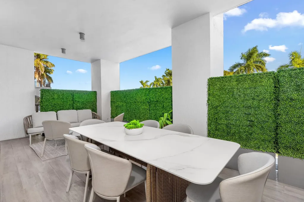 495 E Royal Palm Road Boca Raton FL 33432