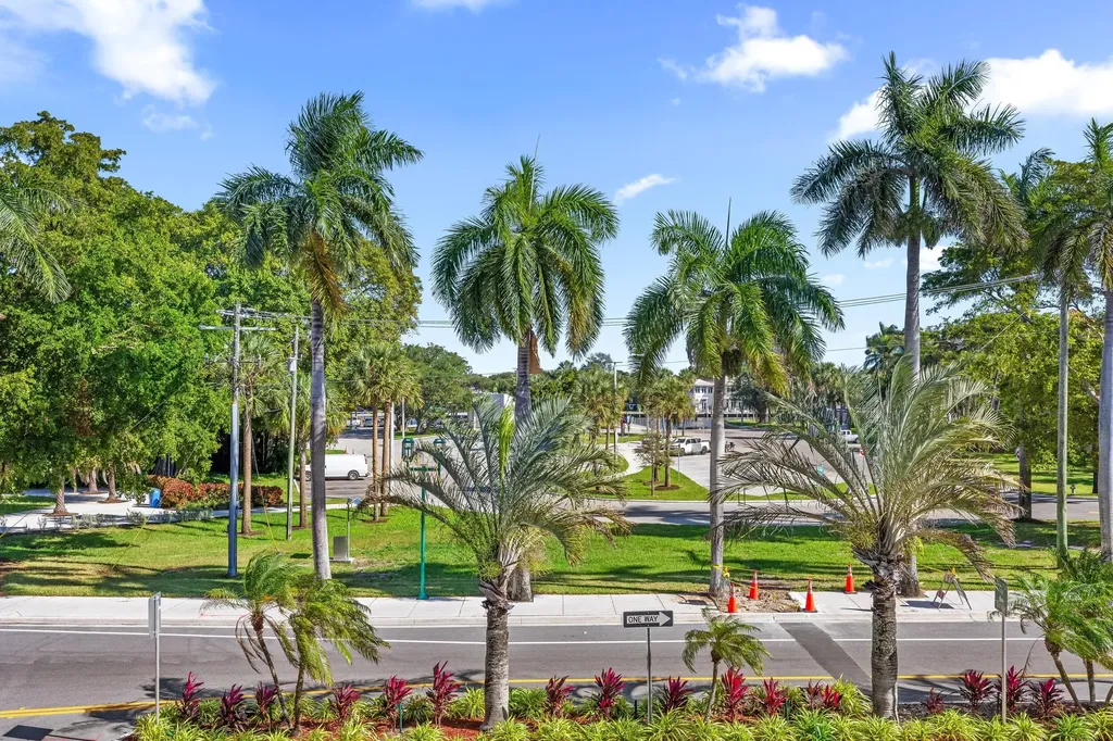 495 E Royal Palm Road Boca Raton FL 33432