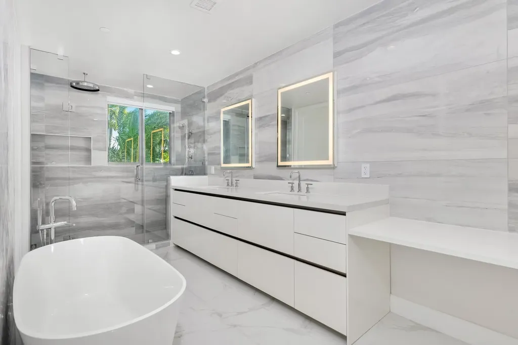 495 E Royal Palm Road Boca Raton FL 33432