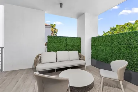 495 E Royal Palm Road Boca Raton FL 33432
