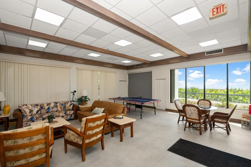 812 N Ocean Boulevard Pompano Beach FL 33062
