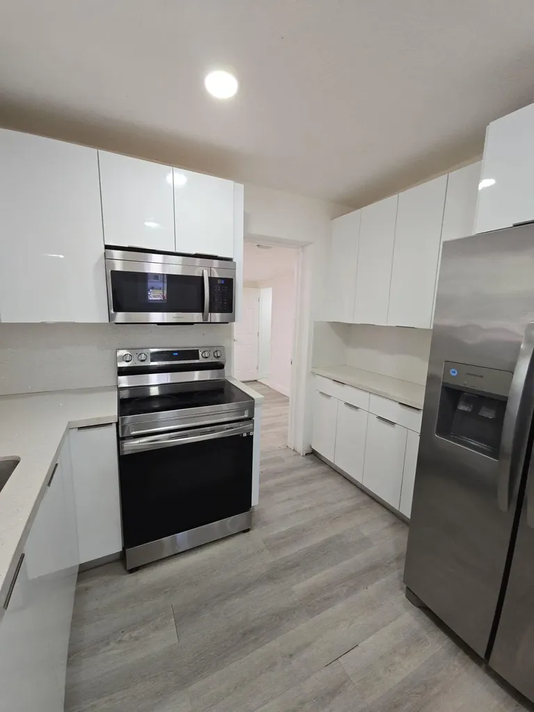 4819 SW 22nd Street West Park FL 33023