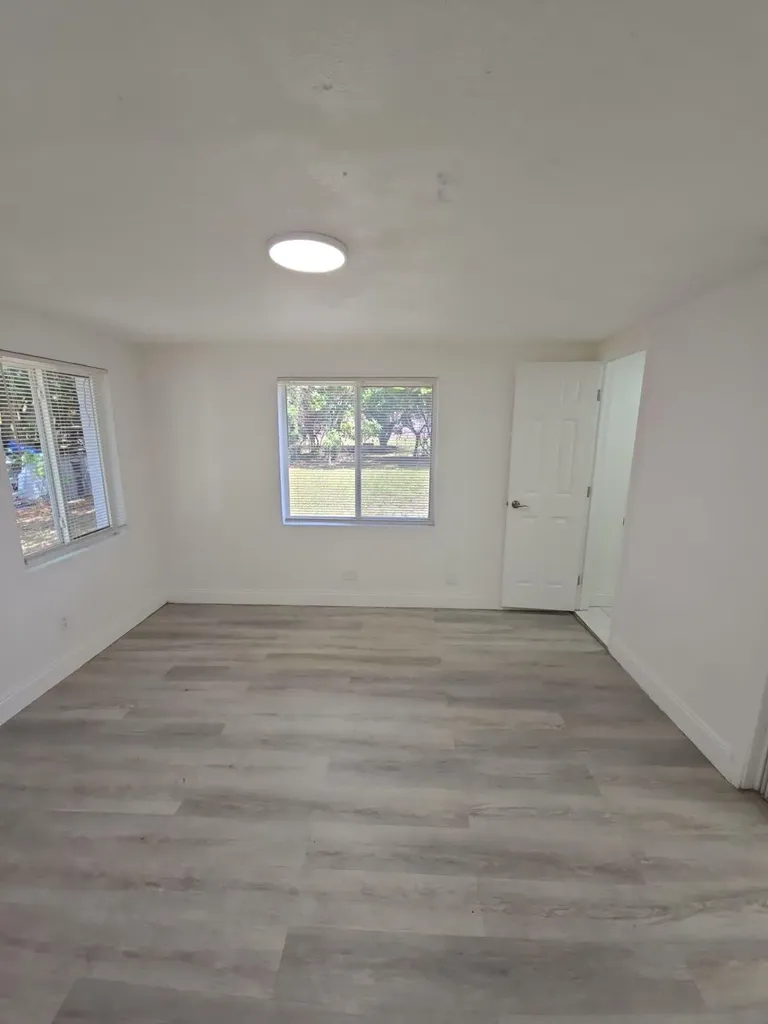 4819 SW 22nd Street West Park FL 33023