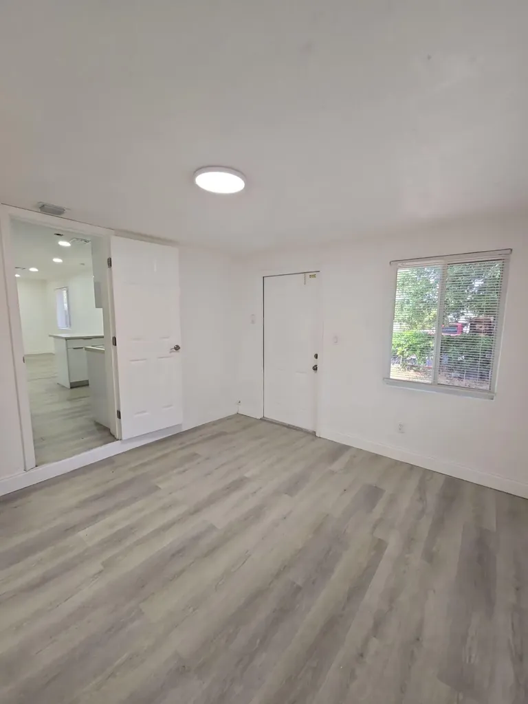 4819 SW 22nd Street West Park FL 33023
