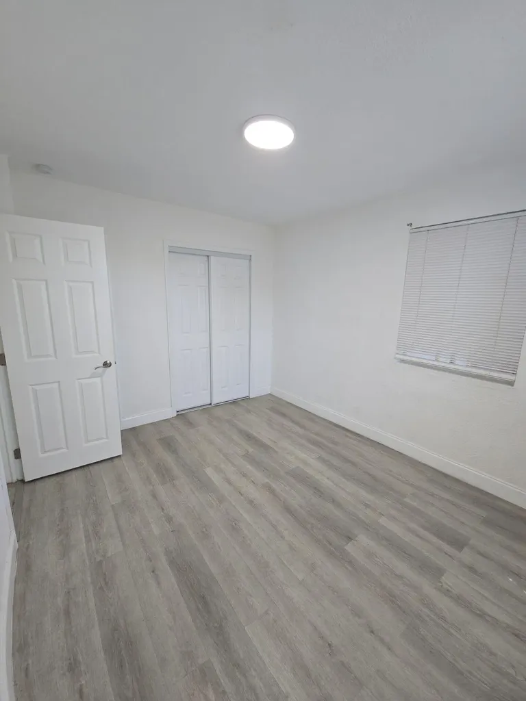 4819 SW 22nd Street West Park FL 33023