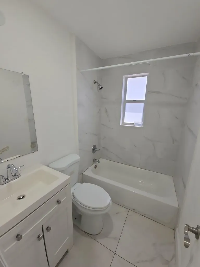 4819 SW 22nd Street West Park FL 33023