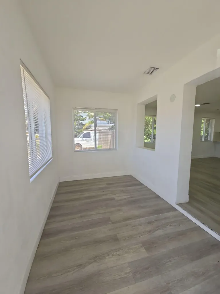 4819 SW 22nd Street West Park FL 33023