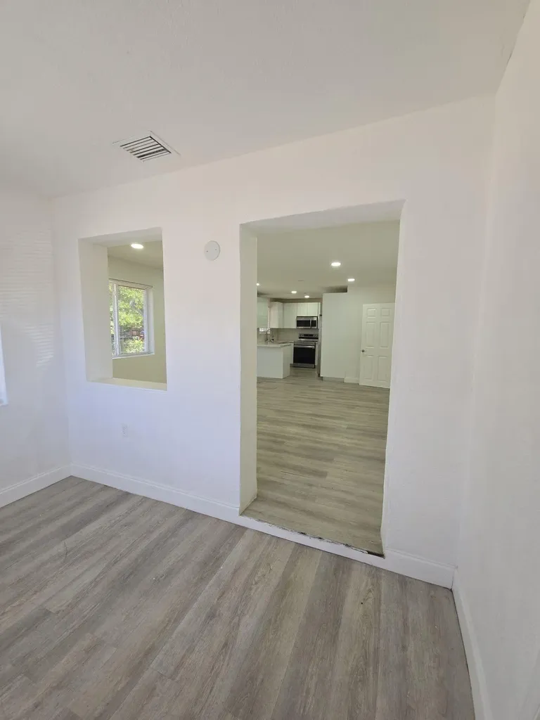 4819 SW 22nd Street West Park FL 33023