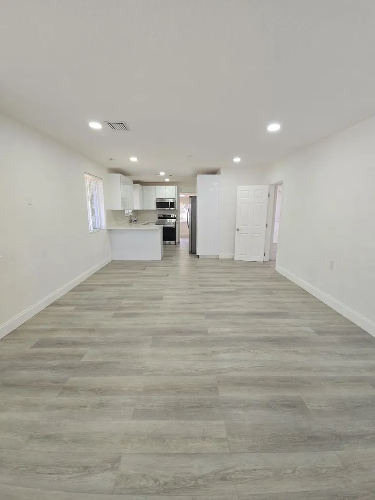 4819 SW 22nd Street West Park FL 33023